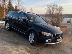 Svart Begagnad 2014 Volvo XC70 Summum SUV | 180 000 kr (Marknadspris)