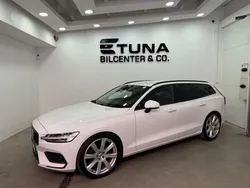 Vit Begagnad 2019 Volvo V60 Momentum Kombi | 209 900 kr (Marknadspris)