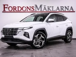 Ljusblå (vitmetallic) Begagnad 2021 Hyundai Tucson Advanced SUV | 504 900 kr (Marknadspris)