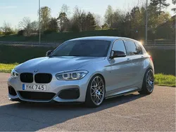 Silver Begagnad 2017 BMW M140 M Performance Halvkombi | 349 000 kr (Bra pris)