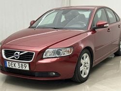 Röd Begagnad 2011 Volvo S40 Momentum Sedan | 45 000 kr (Bra pris)