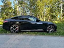 Svart Begagnad 2024 BMW i4 M Sport Sedan | 599 000 kr (Marknadspris)