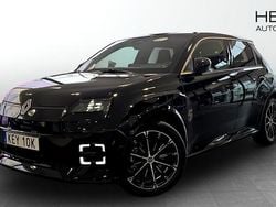 Svart (black) Begagnad 2025 Renault R5 Iconic Halvkombi | 384 900 kr (Marknadspris)