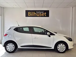 Vit Begagnad 2016 Renault Clio IV Halvkombi | 84 800 kr (Marknadspris)
