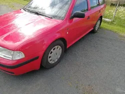 Röd Begagnad 2001 Skoda Octavia Tour Kombi | 19 000 kr (Marknadspris)