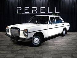 Vit Begagnad 1973 Mercedes W115 Sedan | 199 000 kr