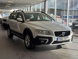 Vit Begagnad 2015 Volvo XC70 Momentum SUV | 169 900 kr (Marknadspris)