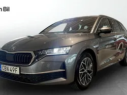 Grå Ny 2025 Skoda Octavia Selection Kombi | 376 000 kr (Marknadspris)