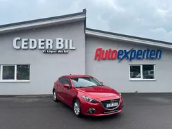Röd Begagnad 2015 Mazda 3 Inclusive Halvkombi | 139 900 kr (Marknadspris)