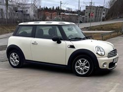Vit Begagnad 2014 Mini ONE Halvkombi | 69 000 kr (Marknadspris)