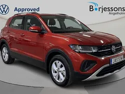 Röd Begagnad 2024 VW T-Cross SUV | 244 000 kr (Bra pris)
