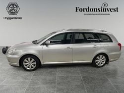 Silver Begagnad 2003 Toyota Avensis Kombi | 29 900 kr (Marknadspris)