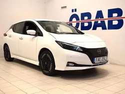 Vit Begagnad 2022 Nissan Leaf N-Connecta Halvkombi | 233 700 kr (Marknadspris)