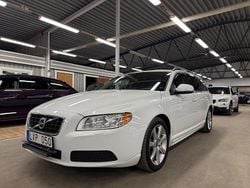 Vit Begagnad 2012 Volvo V70 Kombi | 99 900 kr (Lite dyr)