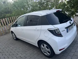 Vit Begagnad 2014 Toyota Yaris Hybrid Edition Halvkombi | 93 000 kr (Marknadspris)