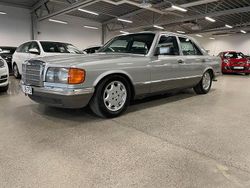Grå Begagnad 1983 Mercedes 380 Sedan | 99 900 kr