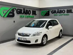 Vit Begagnad 2010 Toyota Auris Hybrid Plus Halvkombi | 119 900 kr (Lite dyr)