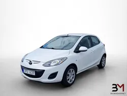 Vit Begagnad 2011 Mazda 2 Halvkombi | 49 900 kr (Marknadspris)