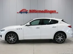 Vit samma som bilen Begagnad 2016 Maserati Levante SUV | 414 900 kr