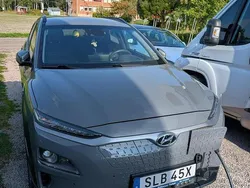 Grå Begagnad 2020 Hyundai Kona Premium SUV | 249 500 kr (Lite dyr)