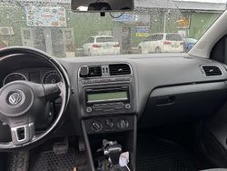 Vit Begagnad 2010 VW Polo Halvkombi | 71 900 kr (Marknadspris)