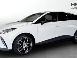 Vit Begagnad 2023 MG MG4 EV Luxury Halvkombi | 334 900 kr (Bra pris)
