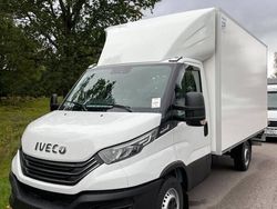 Vit Begagnad 2023 Iveco Daily Van | 648 750 kr