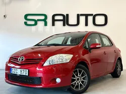 Mörkröd Begagnad 2010 Toyota Auris Halvkombi | 89 900 kr (Marknadspris)