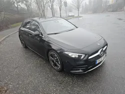 Svart Begagnad 2021 Mercedes A180 AMG Halvkombi | 245 000 kr (Marknadspris)
