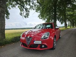 Röd Begagnad 2016 Alfa Romeo Giulietta Halvkombi | 96 900 kr