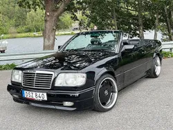 Svart Begagnad 1993 Mercedes E300 AMG Cab | 229 900 kr