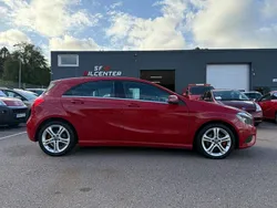 Röd Begagnad 2014 Mercedes A200 Urban Halvkombi | 117 900 kr (Marknadspris)