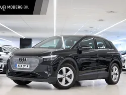 Svart Begagnad 2021 Audi Q4 e-tron Proline SUV | 324 900 kr (Marknadspris)