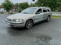 Brun Begagnad 2001 Volvo V70 Kombi | 35 000 kr