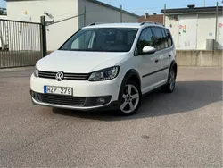 Vit Begagnad 2012 VW Touran Cross Minibuss | 99 990 kr (Marknadspris)
