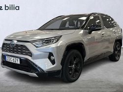 Grå Begagnad 2019 Toyota RAV4 Hybrid Style SUV | 329 900 kr (Marknadspris)