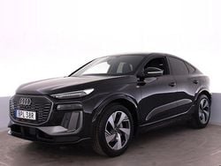 Svart Ny 2025 Audi Q6 Sportback e-tron S-Line SUV | 842 600 kr