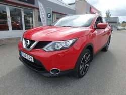Röd Begagnad 2016 Nissan Qashqai SUV | 161 900 kr (Marknadspris)
