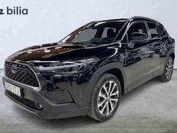 Svart Begagnad 2022 Toyota Corolla Cross SUV | 339 900 kr (Marknadspris)