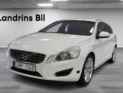 Vit Begagnad 2011 Volvo V60 Summum Kombi | 109 000 kr (Marknadspris)
