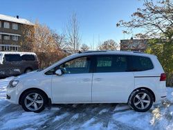 Vit Begagnad 2015 VW Sharan Minibuss | 115 000 kr (Marknadspris)