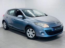 Blå Begagnad 2010 Renault Mégane III Halvkombi | 44 900 kr (Marknadspris)