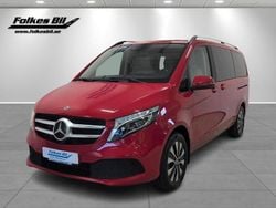 Röd Begagnad 2019 Mercedes V300 Avantgarde Minibuss | 549 000 kr (Bra pris)