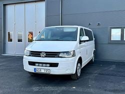 Vit Begagnad 2013 VW Caravelle Comfortline Minibuss | 99 000 kr (Bra pris)