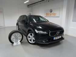 Svart Begagnad 2022 Volvo V60 CC Kombi | 329 900 kr (Marknadspris)