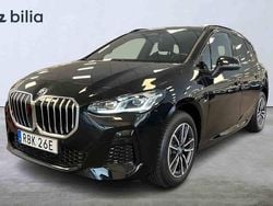 Svart Begagnad 2025 BMW 225 Active Tourer Minibuss | 449 000 kr