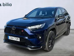 Blå Begagnad 2023 Toyota RAV4 Hybrid Sport SUV | 589 900 kr (Dyr)
