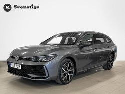 Mörkgrå (diabase grey metallic) Begagnad 2025 VW Passat R-line Kombi | 494 900 kr