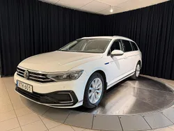 Vit Begagnad 2021 VW Passat Executive Kombi | 269 000 kr (Lite dyr)