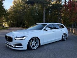 Vit Begagnad 2017 Volvo V90 Momentum Kombi | 165 000 kr (Marknadspris)